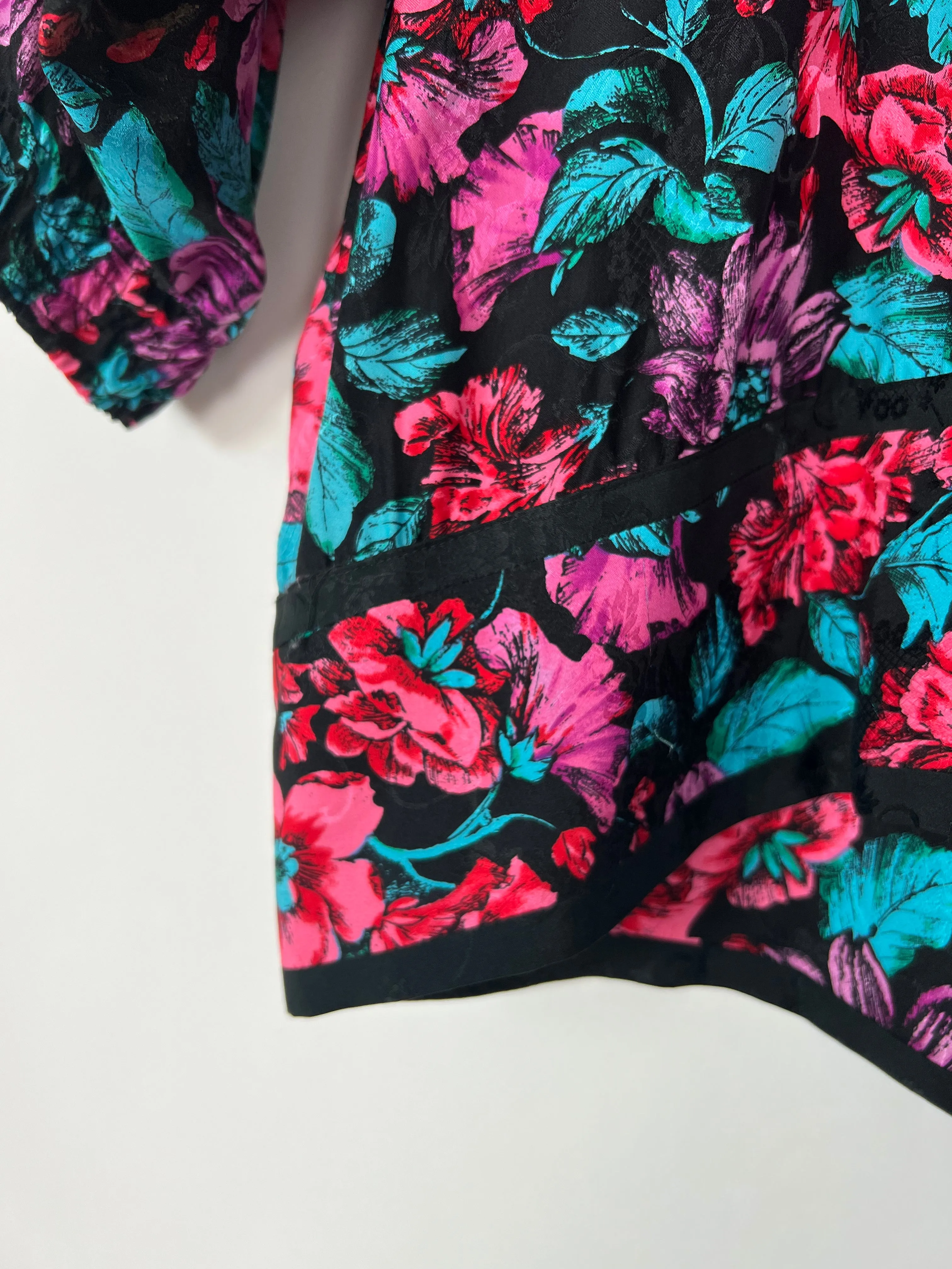 Live: 118 Vintage Floral Silk Blouse