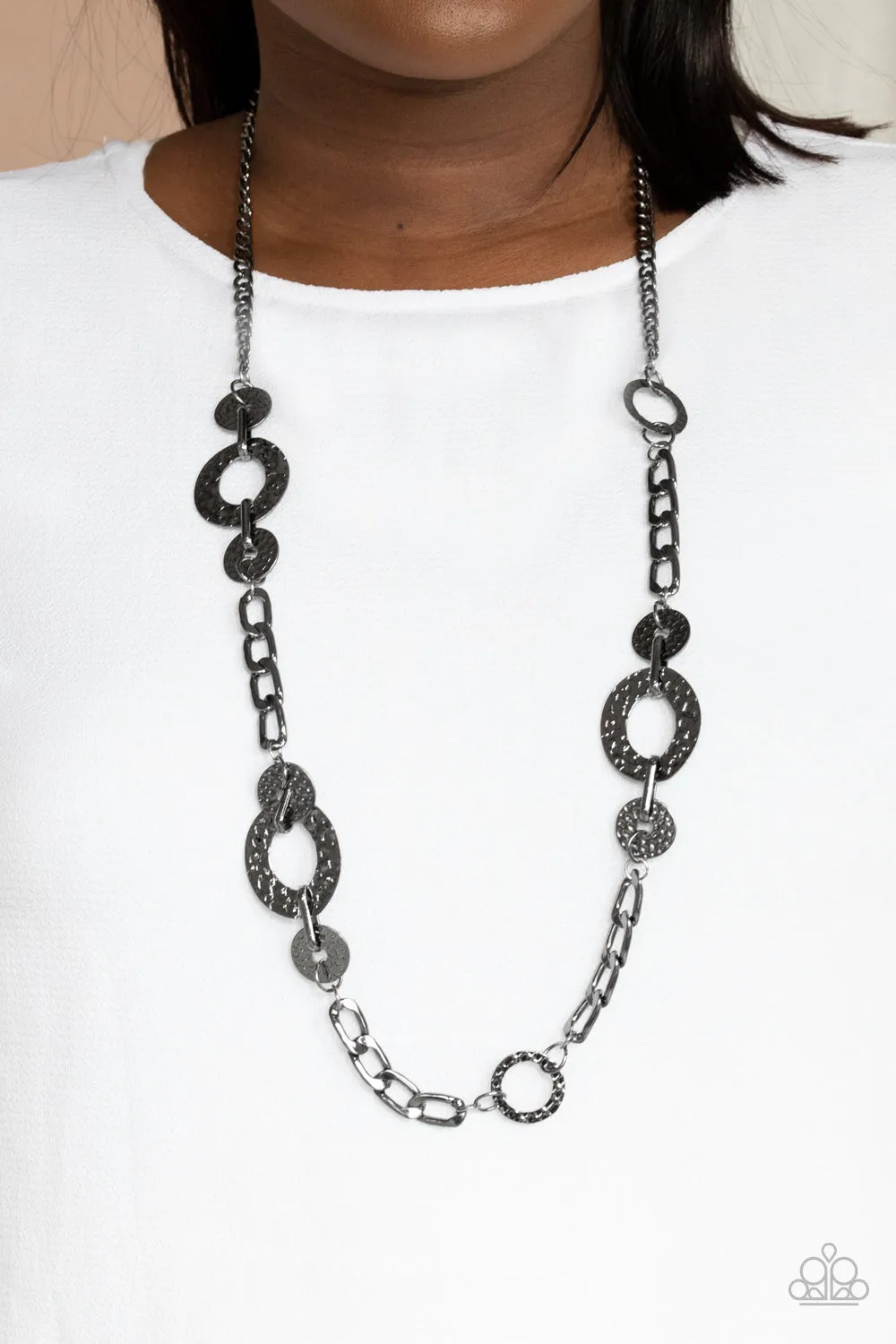 Mechanically Metro - Black ~ Paparazzi Necklace