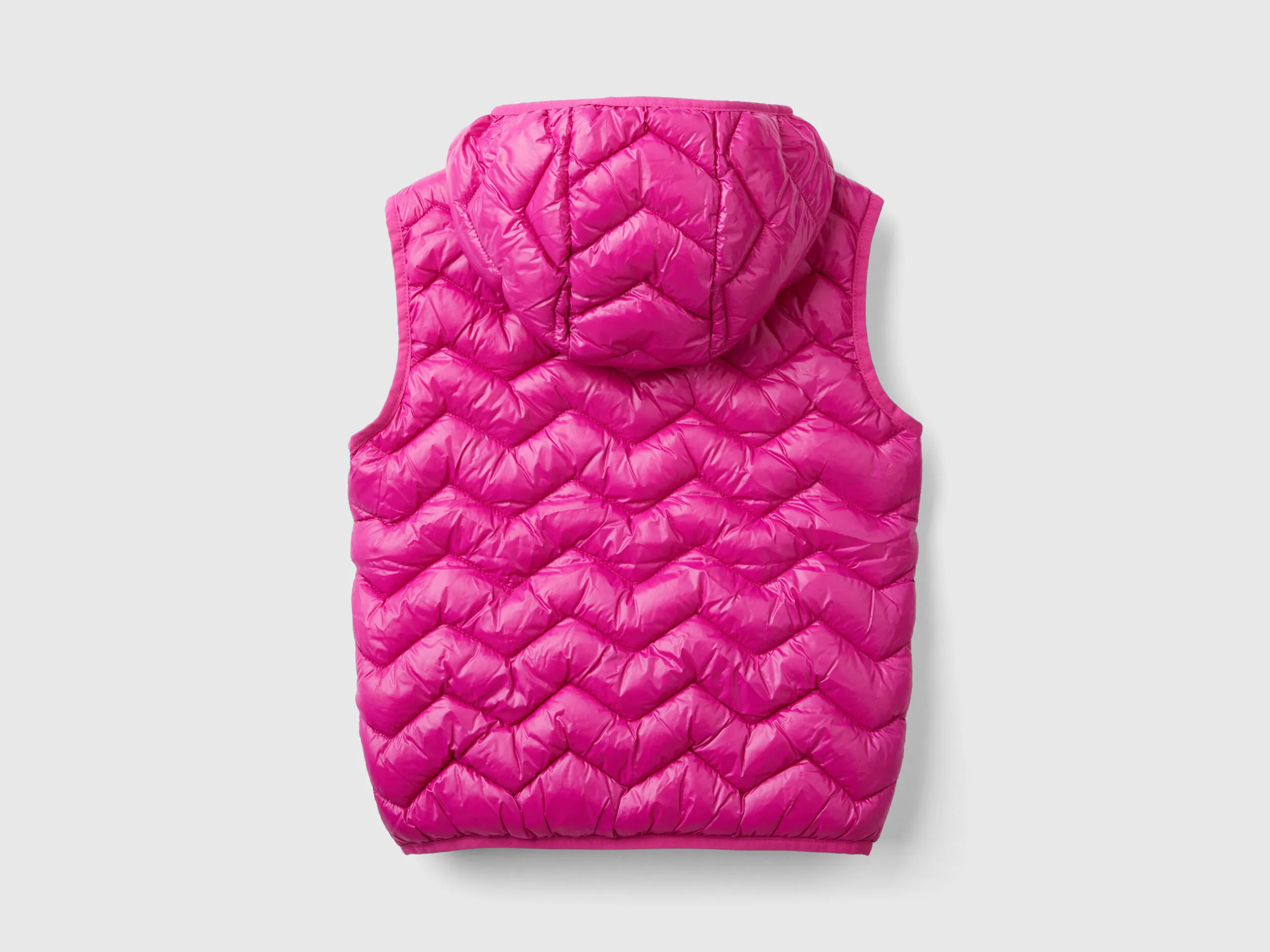 Padded vest in 3D wadding with hood - Fuchsia | Benetton