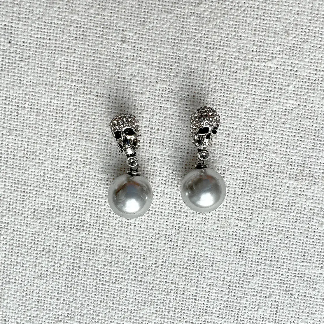 Pearl N Skull Earrings, Silver