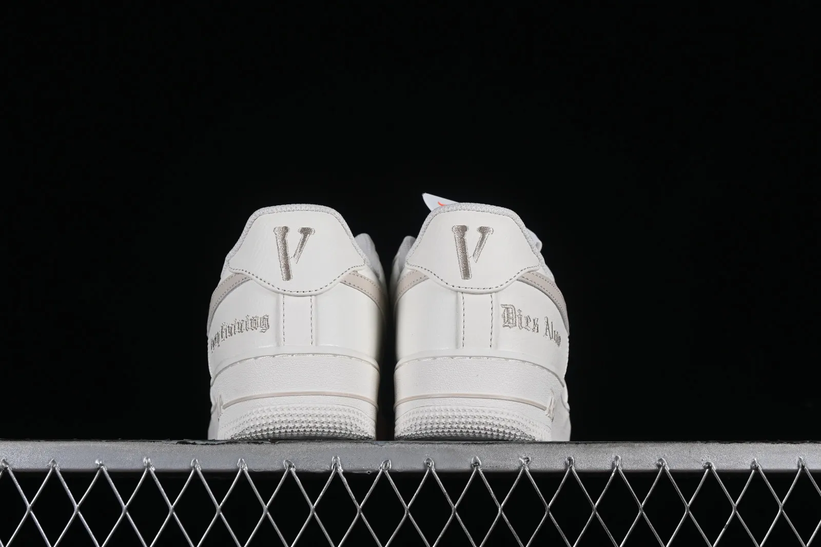 VLONE x Nike Air Force 1 07 Low Off White Apricot AA5360-009